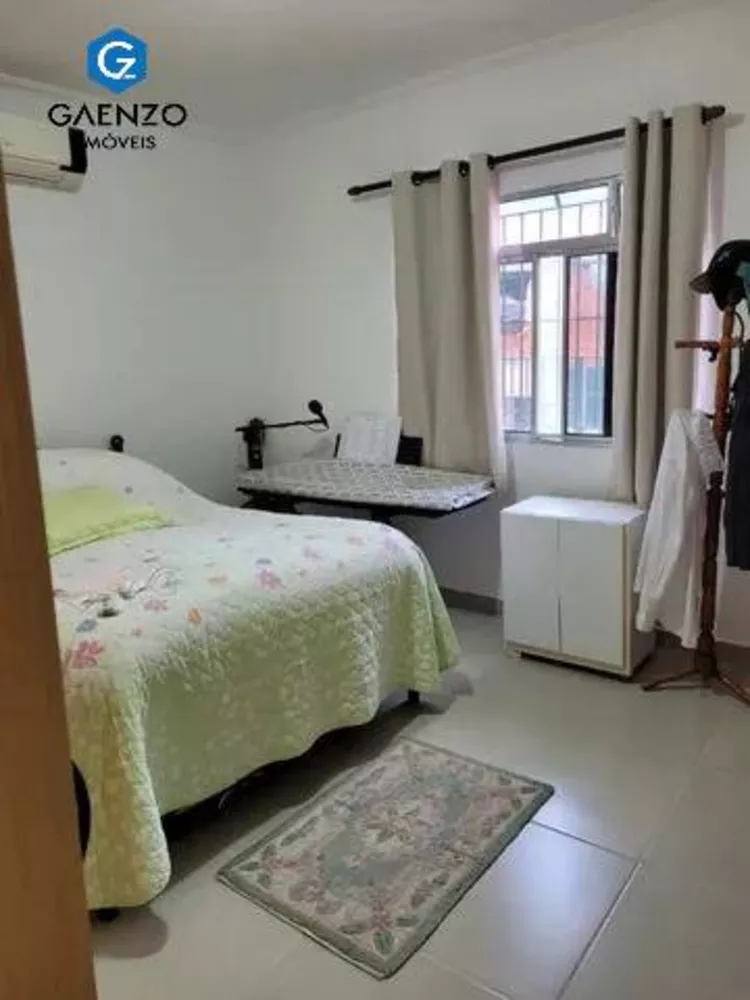 Casa à venda com 1 quarto, 250m² - Foto 2