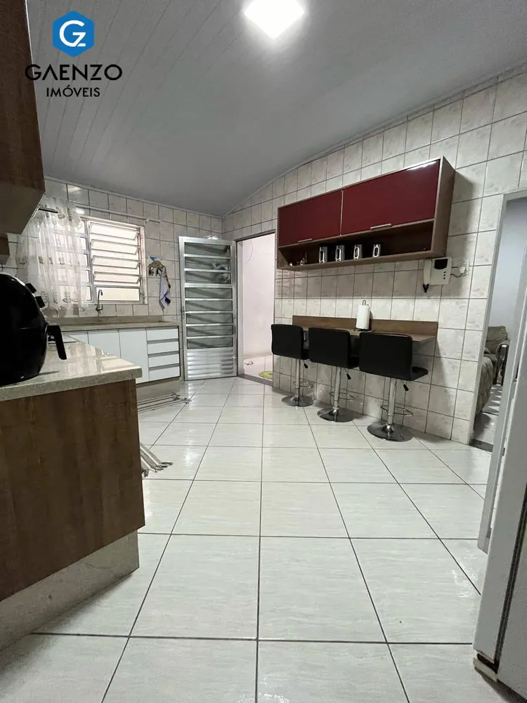 Casa, 3 quartos, 212 m² - Foto 1