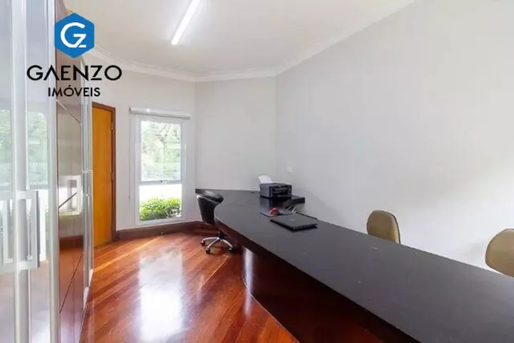 Casa à venda com 6 quartos, 750m² - Foto 9