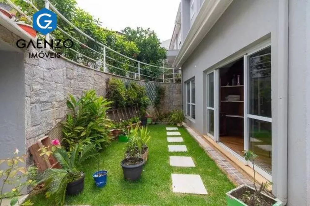 Casa à venda com 6 quartos, 750m² - Foto 12