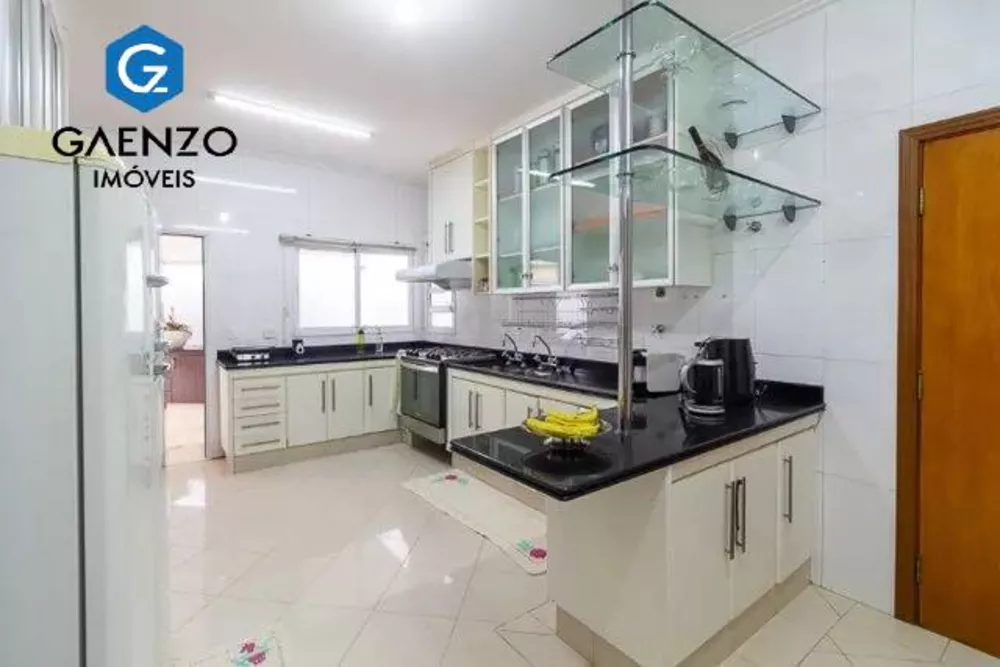 Casa à venda com 6 quartos, 750m² - Foto 7