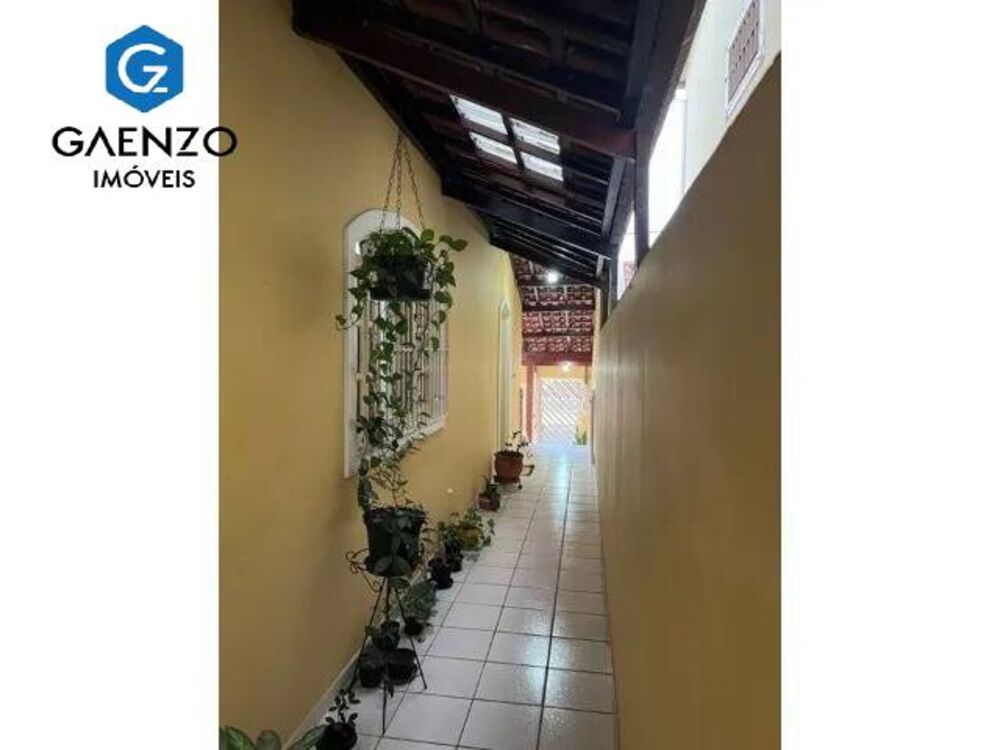 Sobrado à venda com 3 quartos, 200m² - Foto 2