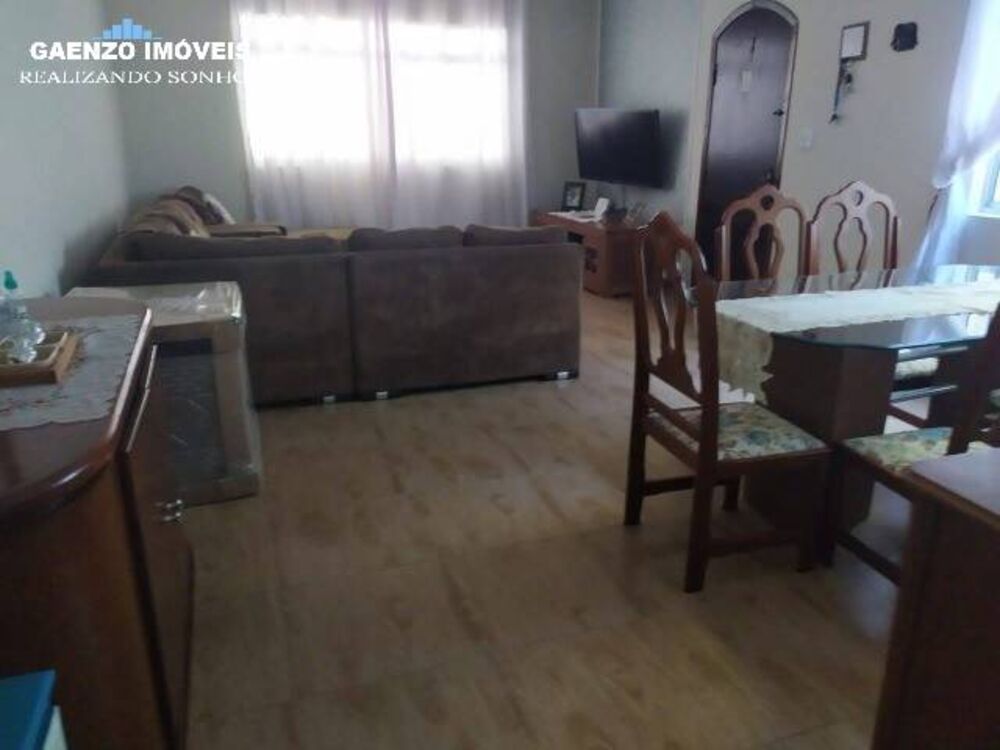 Casa à venda com 3 quartos, 198m² - Foto 1