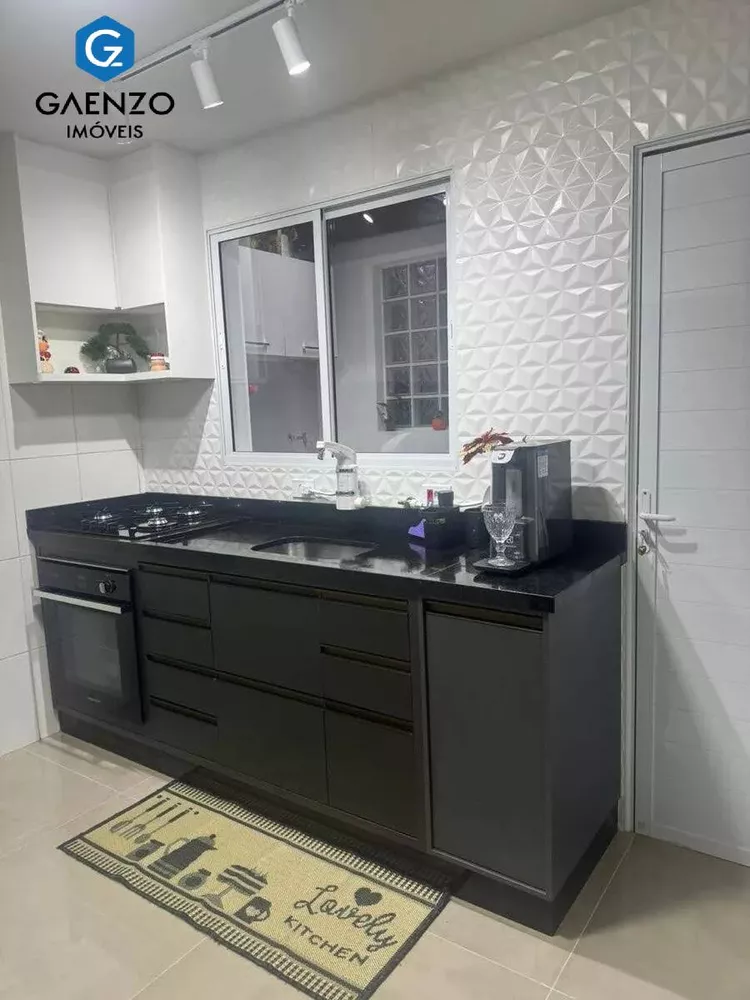 Sobrado à venda com 2 quartos, 75m² - Foto 1