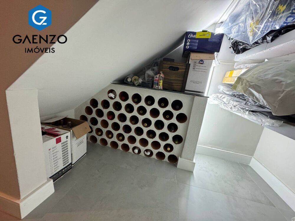 Sobrado, 3 quartos, 322 m² - Foto 2