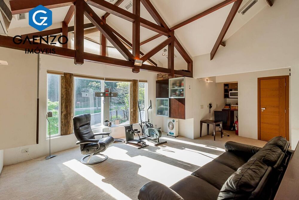 Casa, 7 quartos, 2300 m² - Foto 1