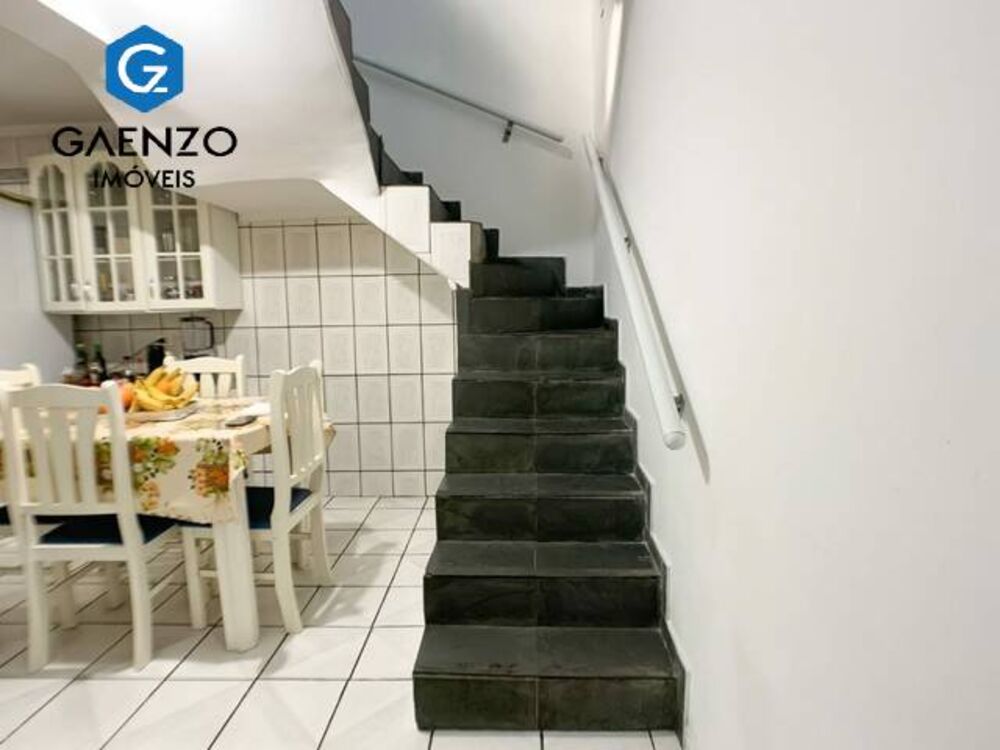 Casa, 3 quartos, 217 m² - Foto 1