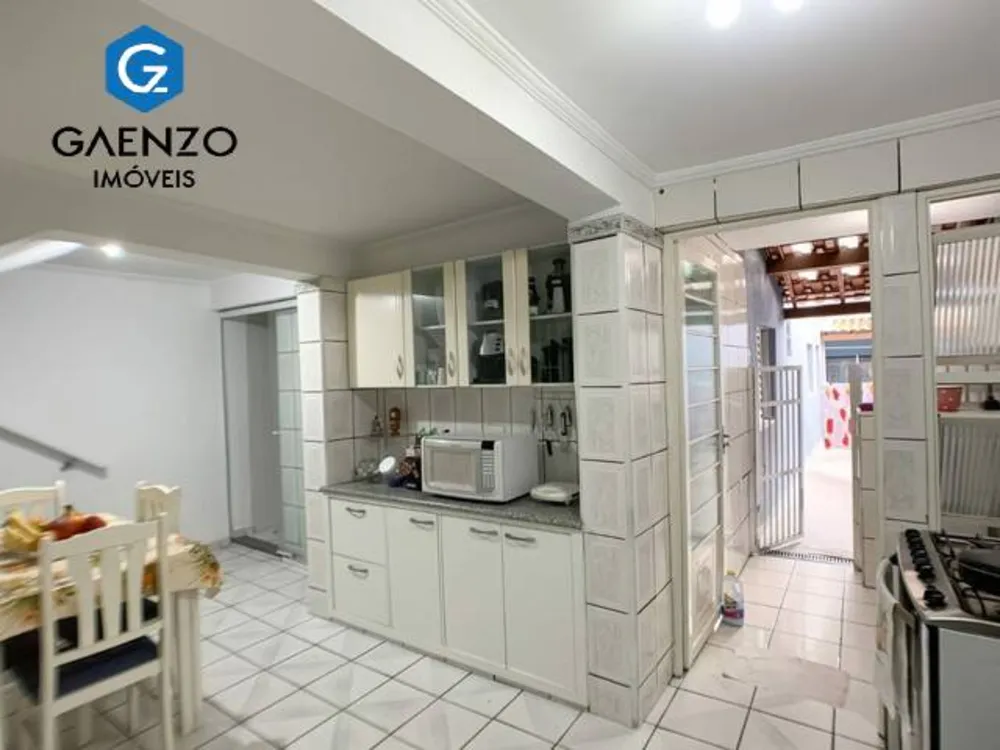 Casa, 3 quartos, 217 m² - Foto 13