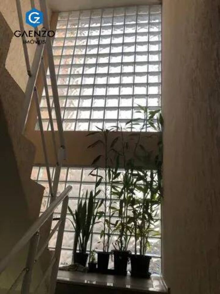 Sobrado, 3 quartos, 244 m² - Foto 2