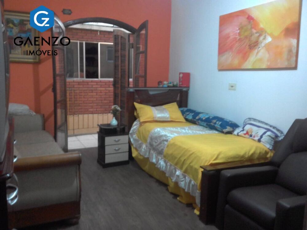 Casa, 3 quartos, 242 m² - Foto 1