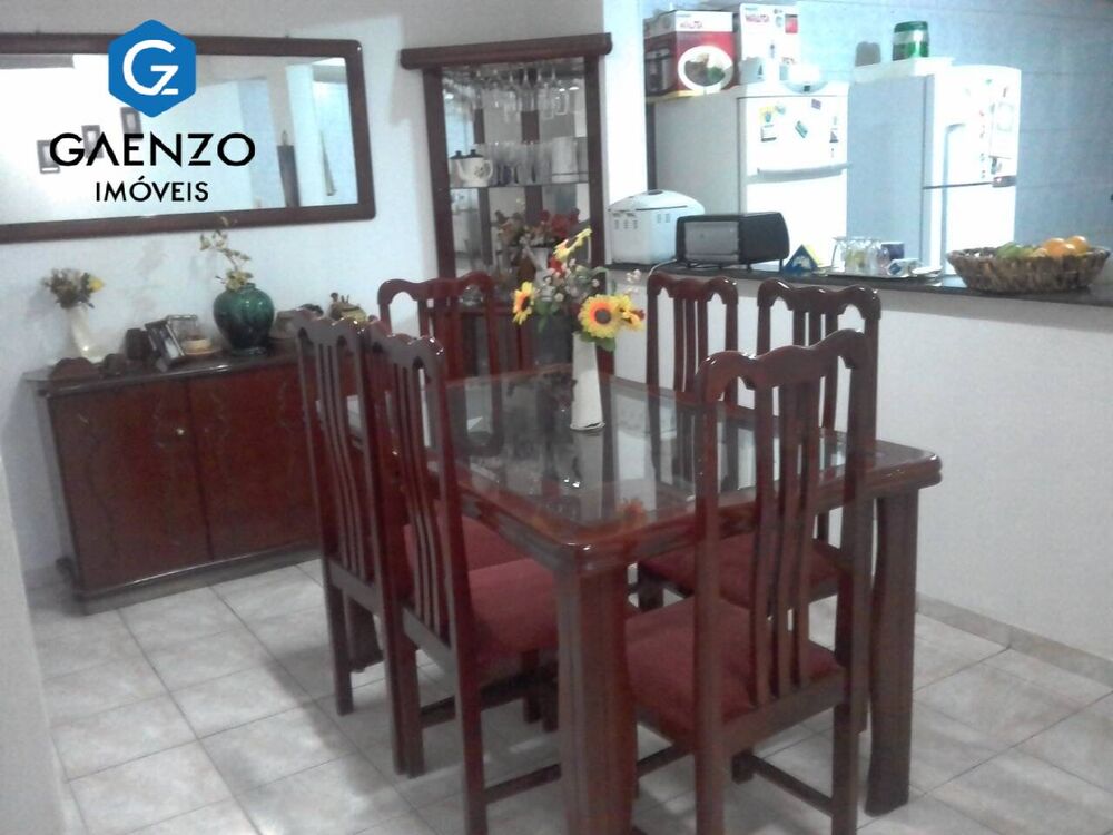 Casa, 3 quartos, 242 m² - Foto 5