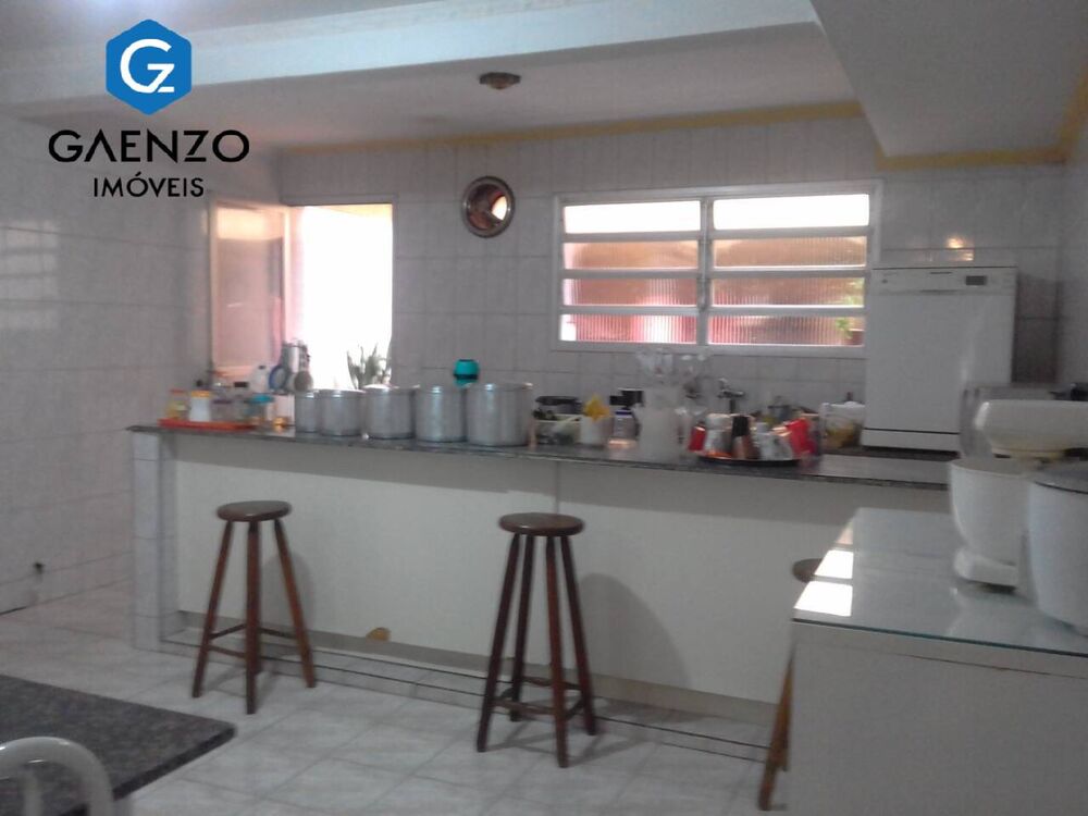 Casa, 3 quartos, 242 m² - Foto 2