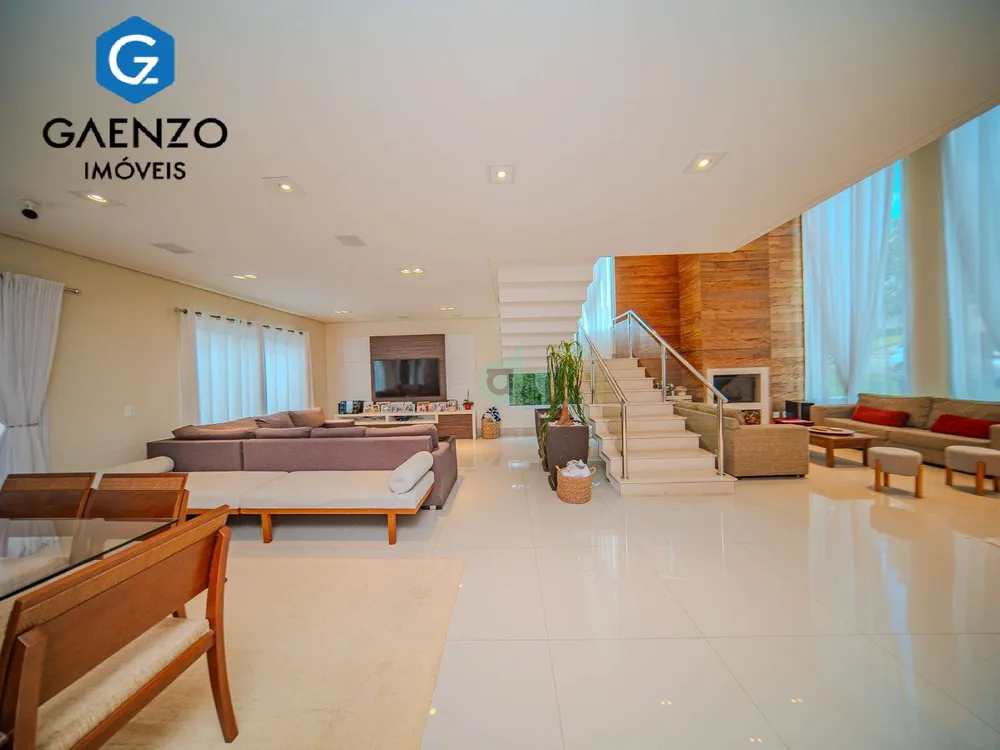 Casa, 5 quartos, 897 m² - Foto 1