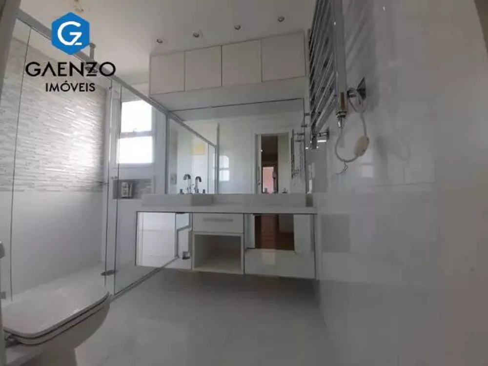 Apartamento à venda com 3 quartos, 222m² - Foto 3