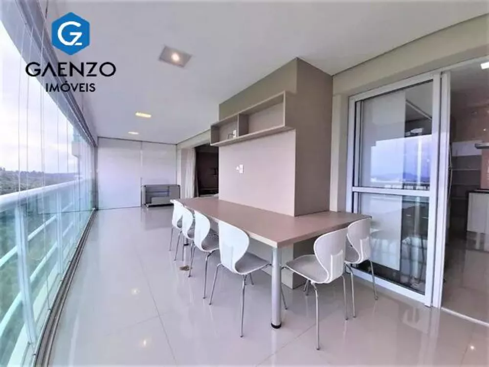 Apartamento à venda com 3 quartos, 222m² - Foto 2