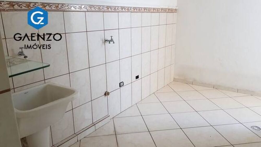 Sobrado à venda com 2 quartos, 250m² - Foto 1