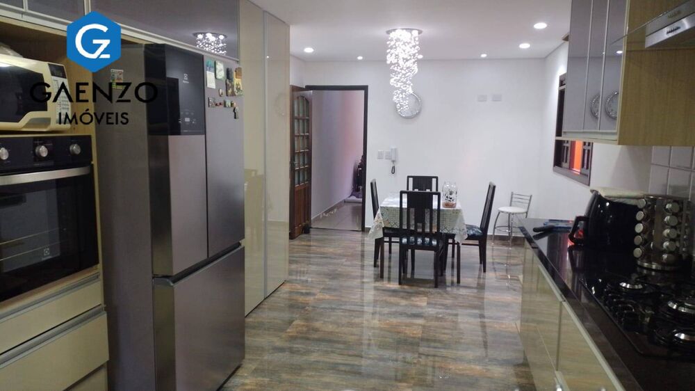 Sobrado, 3 quartos, 329 m² - Foto 2