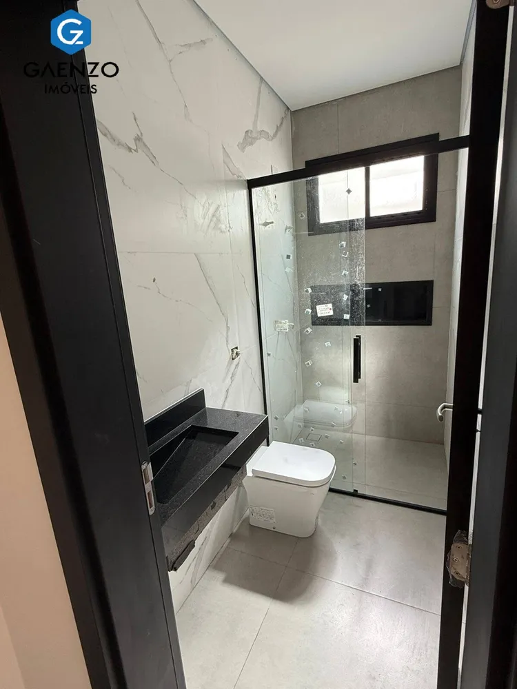 Casa, 4 quartos, 259 m² - Foto 1