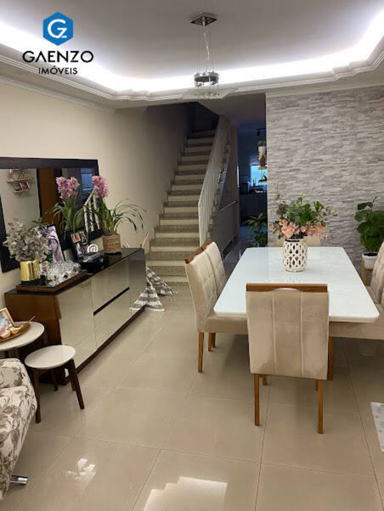 Casa, 3 quartos, 240 m² - Foto 4