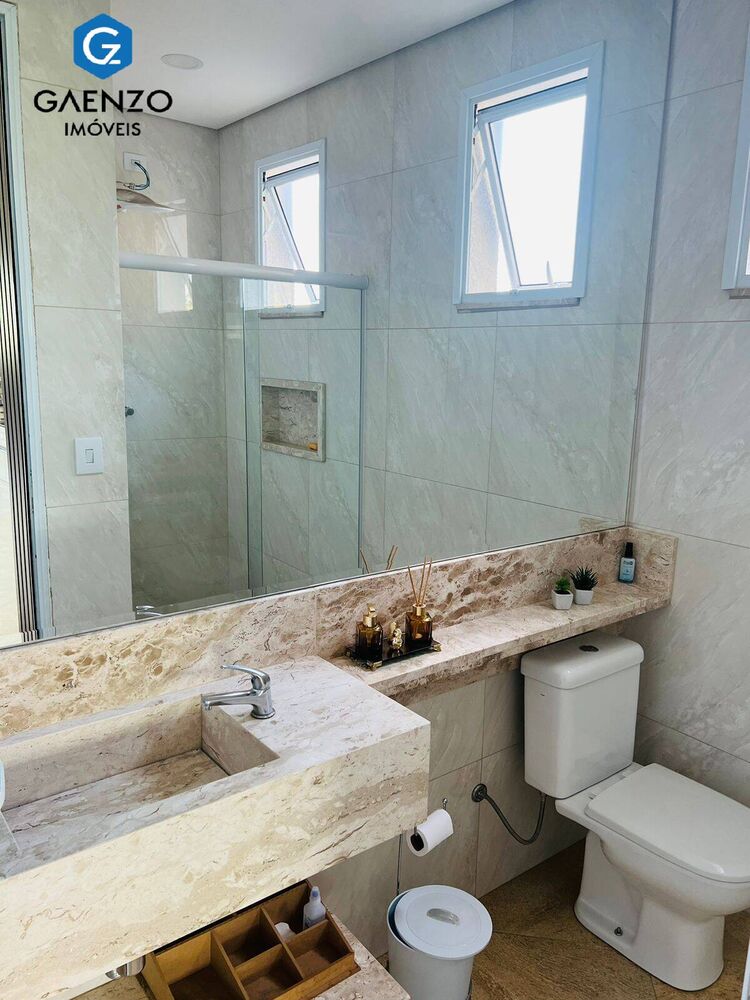Casa de Condomínio à venda com 3 quartos, 220m² - Foto 1
