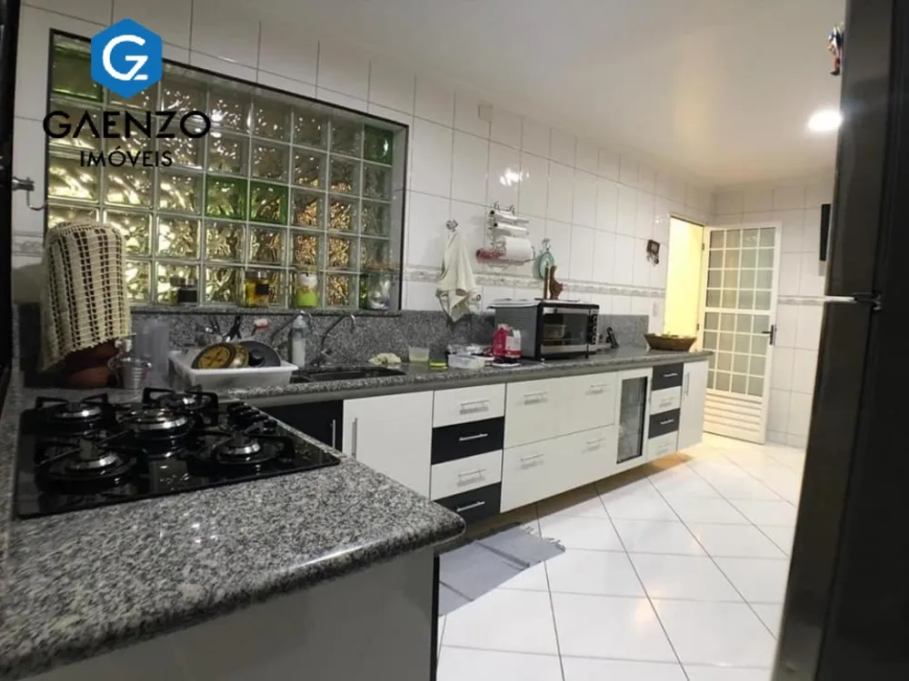 Sobrado, 5 quartos, 247 m² - Foto 1