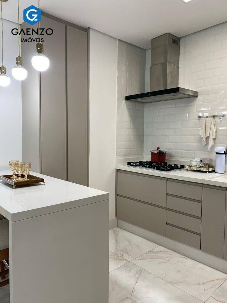 Casa à venda com 3 quartos, 198m² - Foto 3