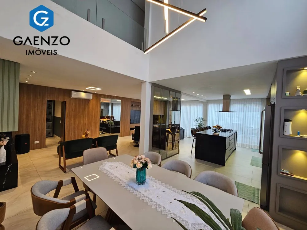 Casa, 4 quartos, 300 m² - Foto 1