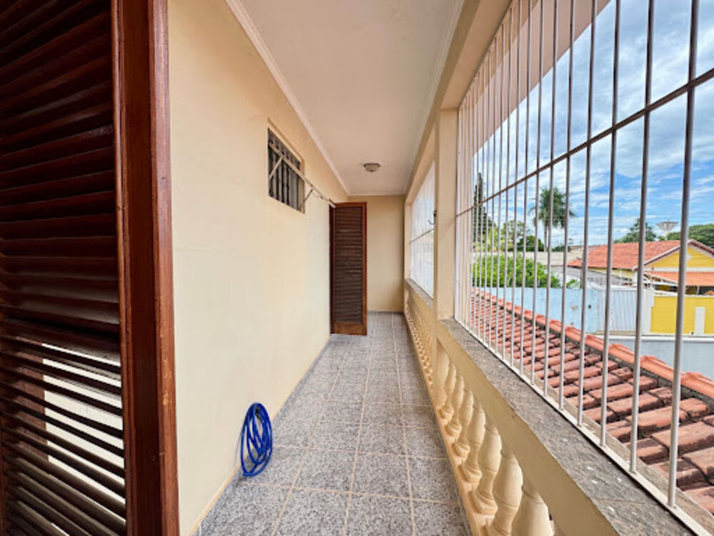 Casa à venda com 3 quartos, 198m² - Foto 7