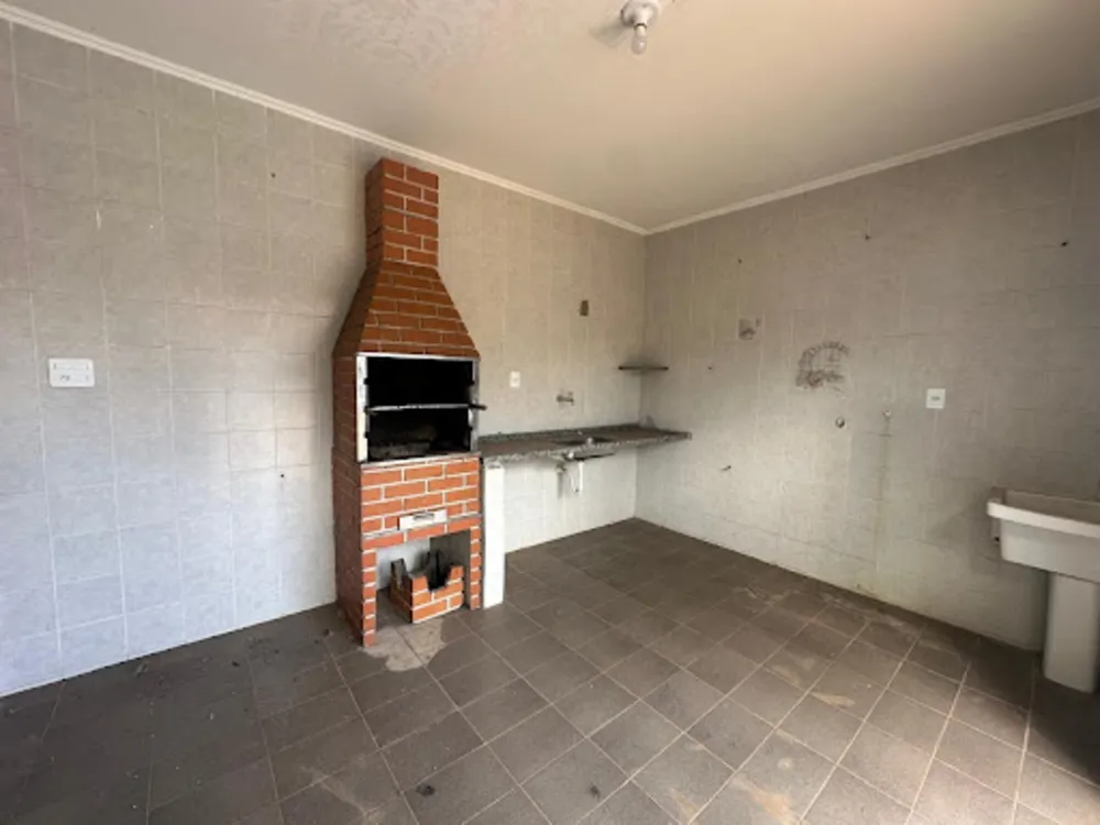 Casa, 3 quartos, 218 m² - Foto 2