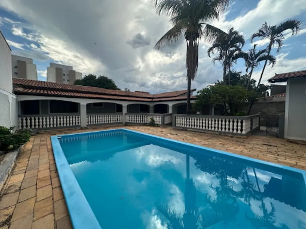 Casa, 3 quartos, 218 m² - Foto 1