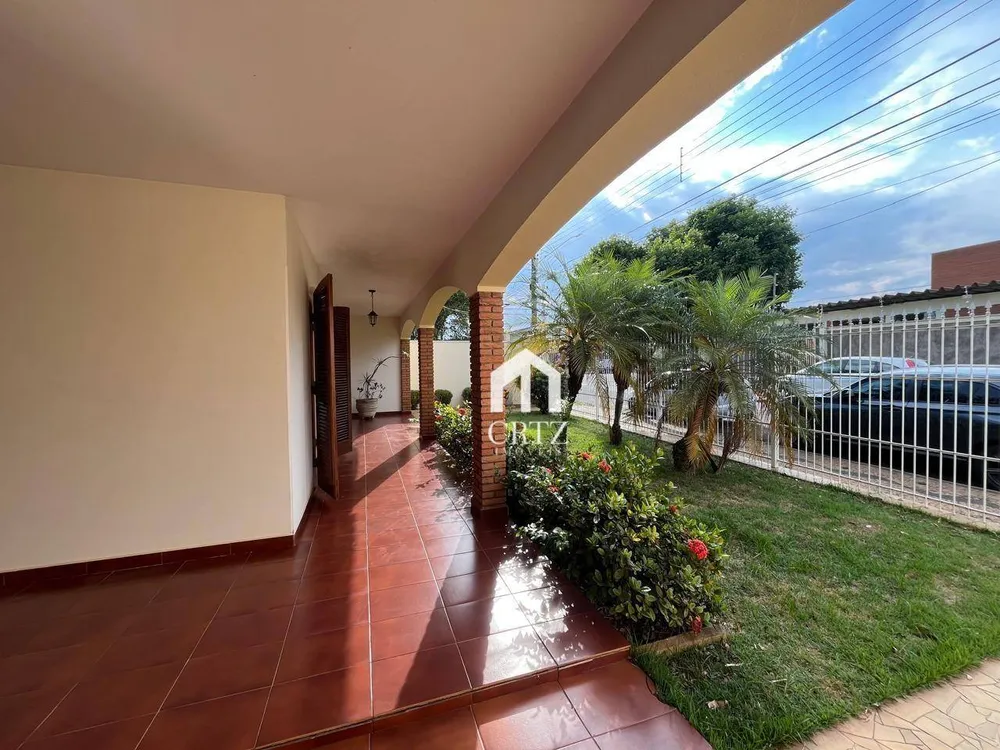 Casa, 3 quartos, 249 m² - Foto 1