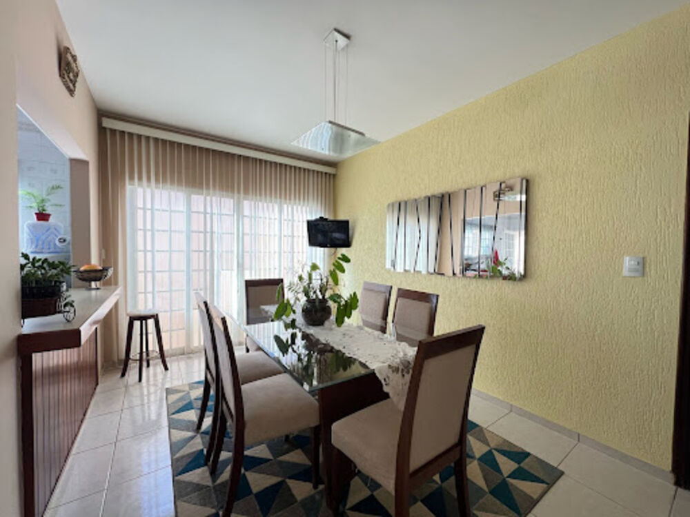 Casa à venda com 3 quartos, 215m² - Foto 5