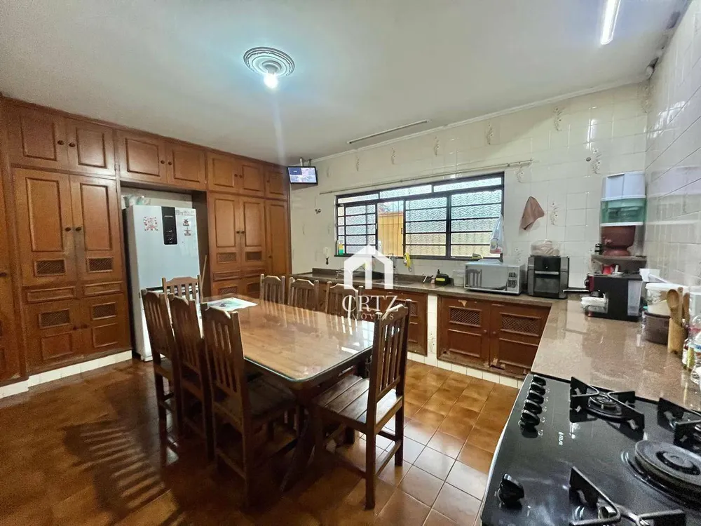 Casa, 3 quartos, 225 m² - Foto 2
