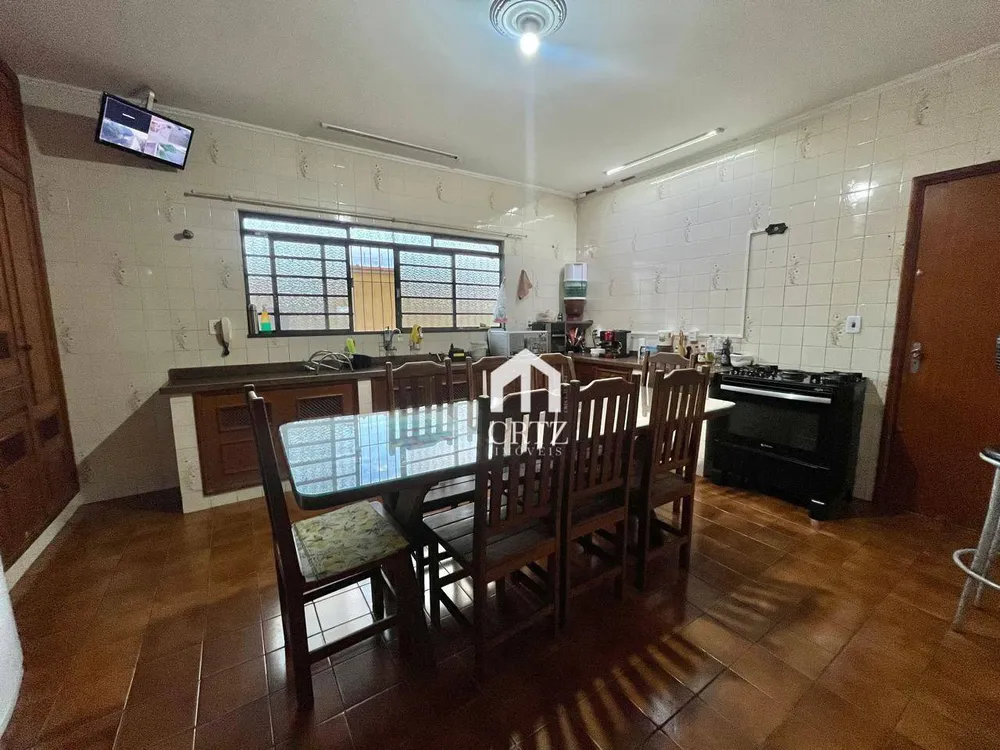 Casa, 3 quartos, 225 m² - Foto 8