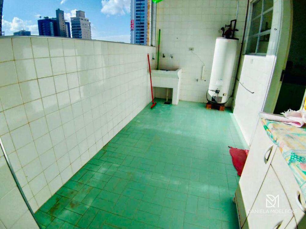 Apartamento à venda com 4 quartos, 192m² - Foto 4
