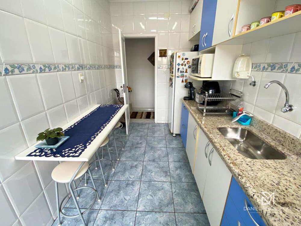 Apartamento à venda com 2 quartos, 65m² - Foto 2