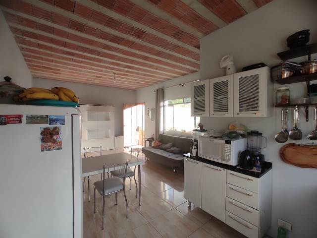 Chácara à venda com 1 quarto, 100m² - Foto 2