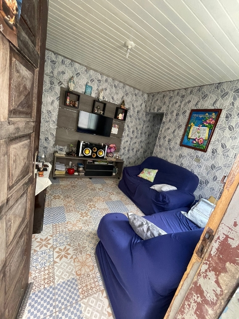 Casa à venda com 2 quartos, 80m² - Foto 2