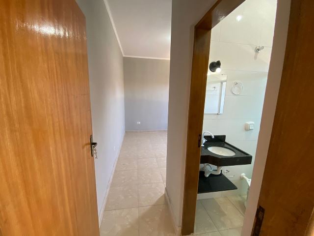 Casa à venda com 2 quartos, 68m² - Foto 5