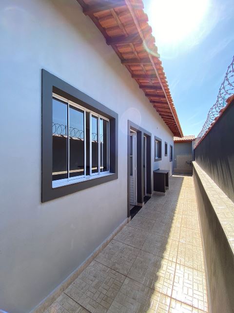 Casa à venda com 2 quartos, 68m² - Foto 3