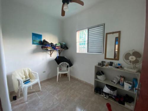 Casa à venda com 3 quartos, 100m² - Foto 2