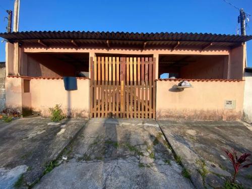 Casa à venda com 3 quartos, 100m² - Foto 1