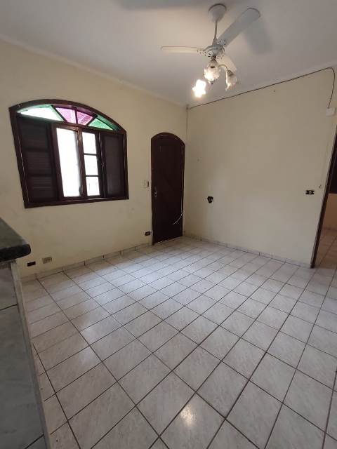 Casa à venda com 2 quartos, 120m² - Foto 12