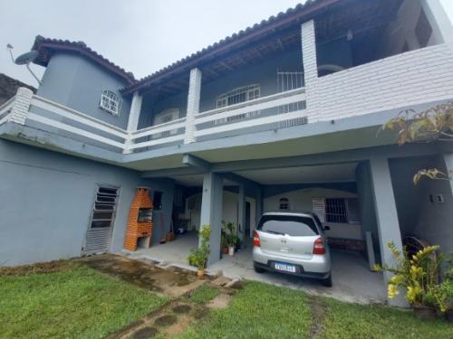 Casa à venda com 3 quartos, 191m² - Foto 1