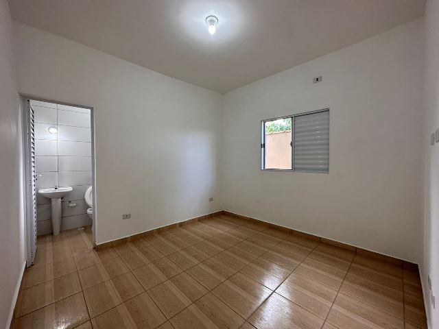 Casa à venda com 2 quartos, 60m² - Foto 11