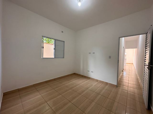 Casa à venda com 2 quartos, 60m² - Foto 13