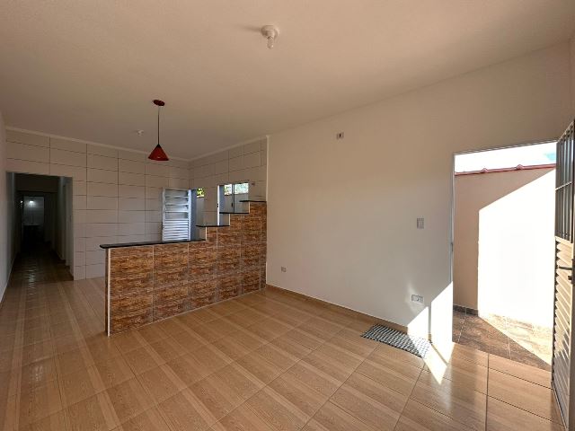 Casa à venda com 2 quartos, 60m² - Foto 3