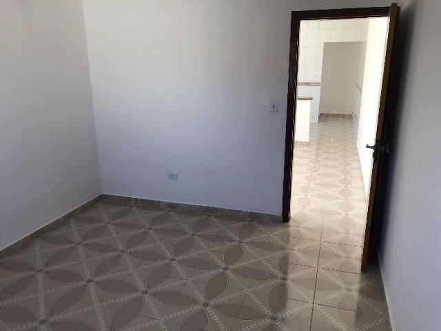 Casa à venda com 1 quarto, 56m² - Foto 2