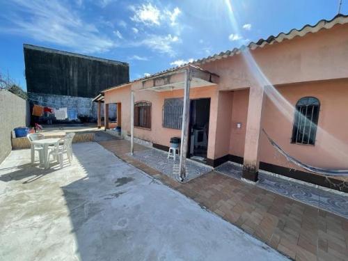 Casa à venda com 2 quartos, 100m² - Foto 1