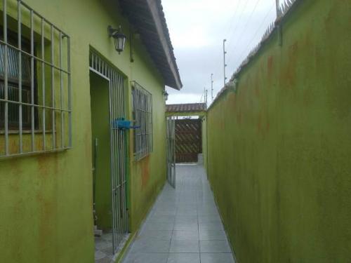 Casa à venda com 2 quartos, 68m² - Foto 2